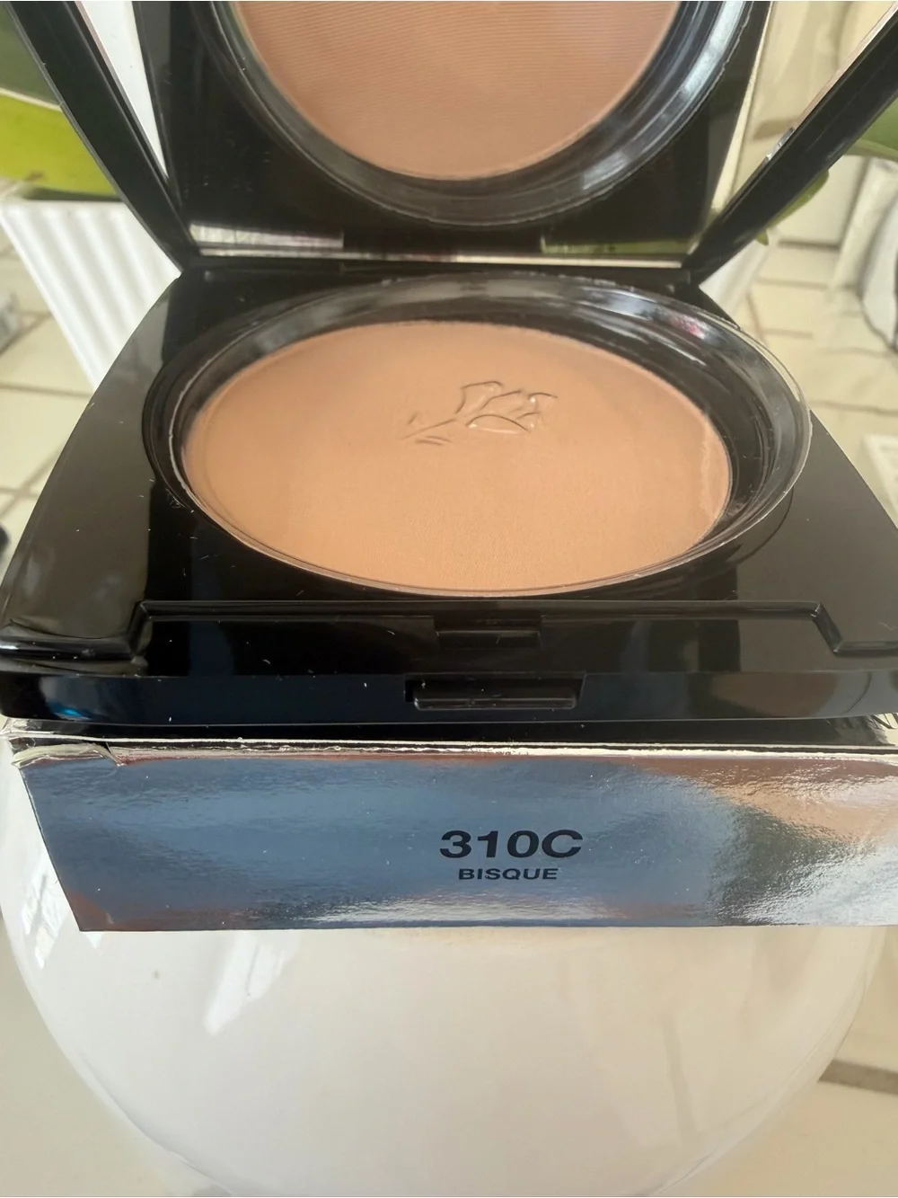 Bisque 310C Pressed Powder Compact - Neutral Beige Finish
